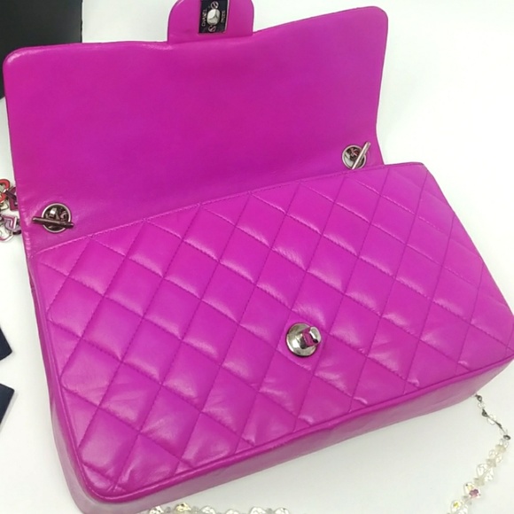 MORE PHOTOS CHANEL Fucshia Pink Valentine Flap - Picture 4 of 8